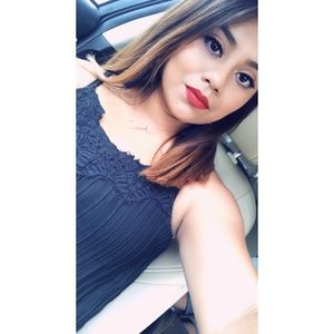 Meet your Posher, Laura